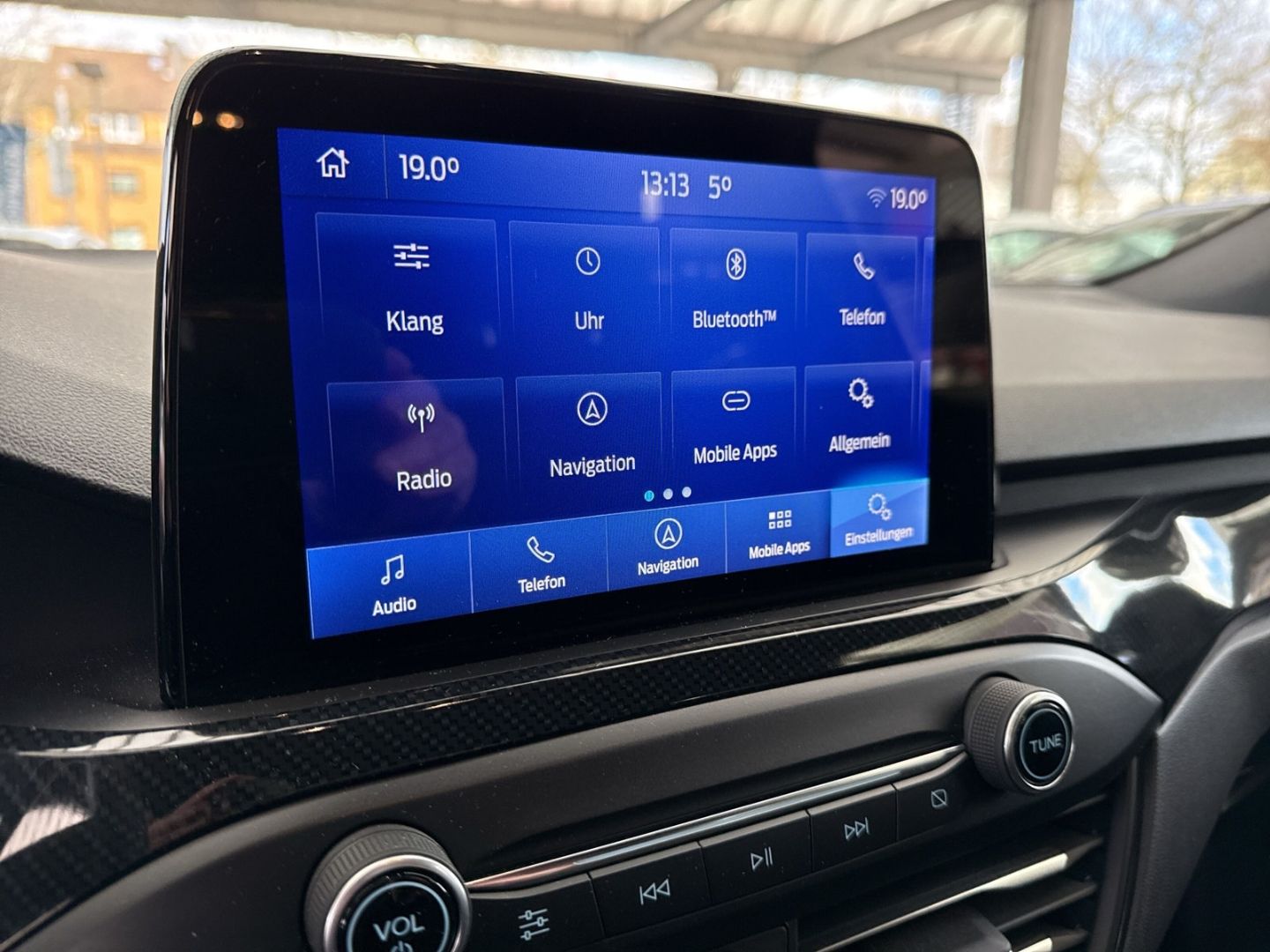 Fahrzeugabbildung Ford Focus Turnier ST-Line X AHK schwenkbar TWA Winte