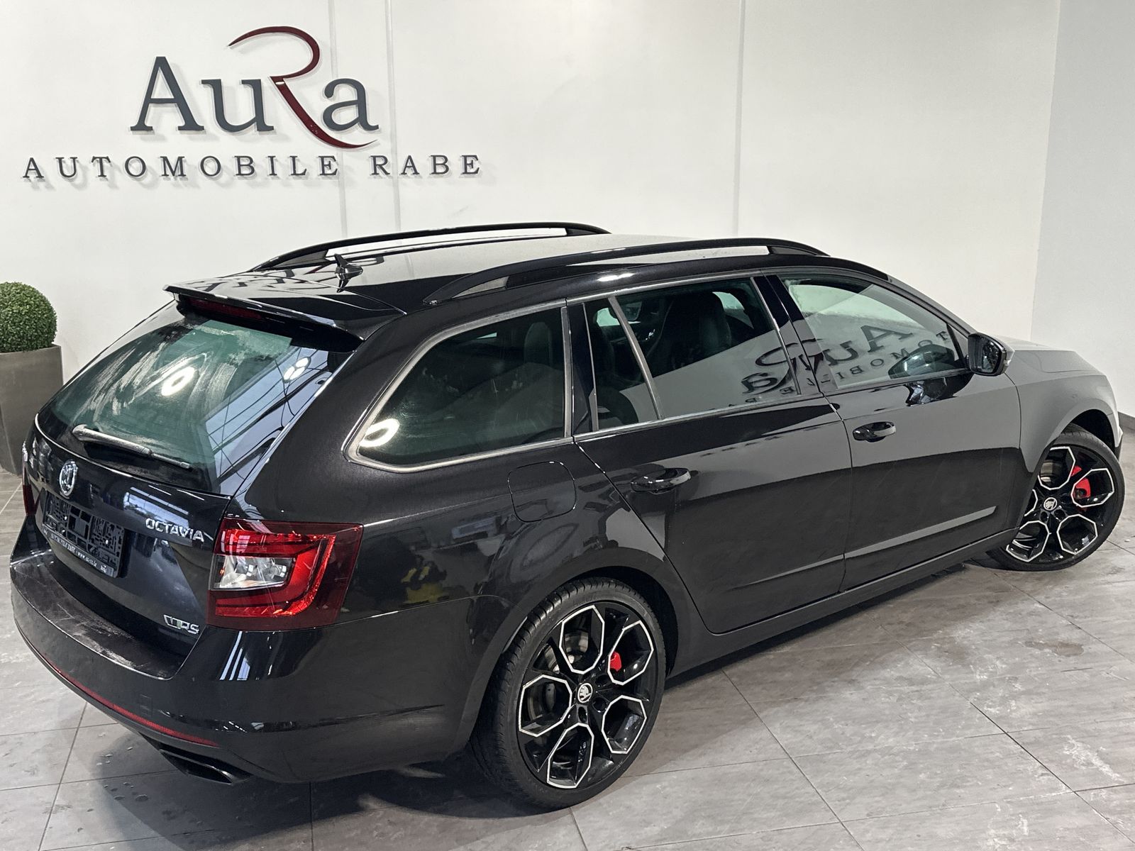 Fahrzeugabbildung SKODA Octavia Combi 2.0 TSI DSG RS NAV+LED+AHK+KAMERA