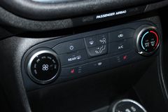 Fahrzeugabbildung Ford Fiesta 1,1 Trend KLIMA + Winter Paket 1.Hand