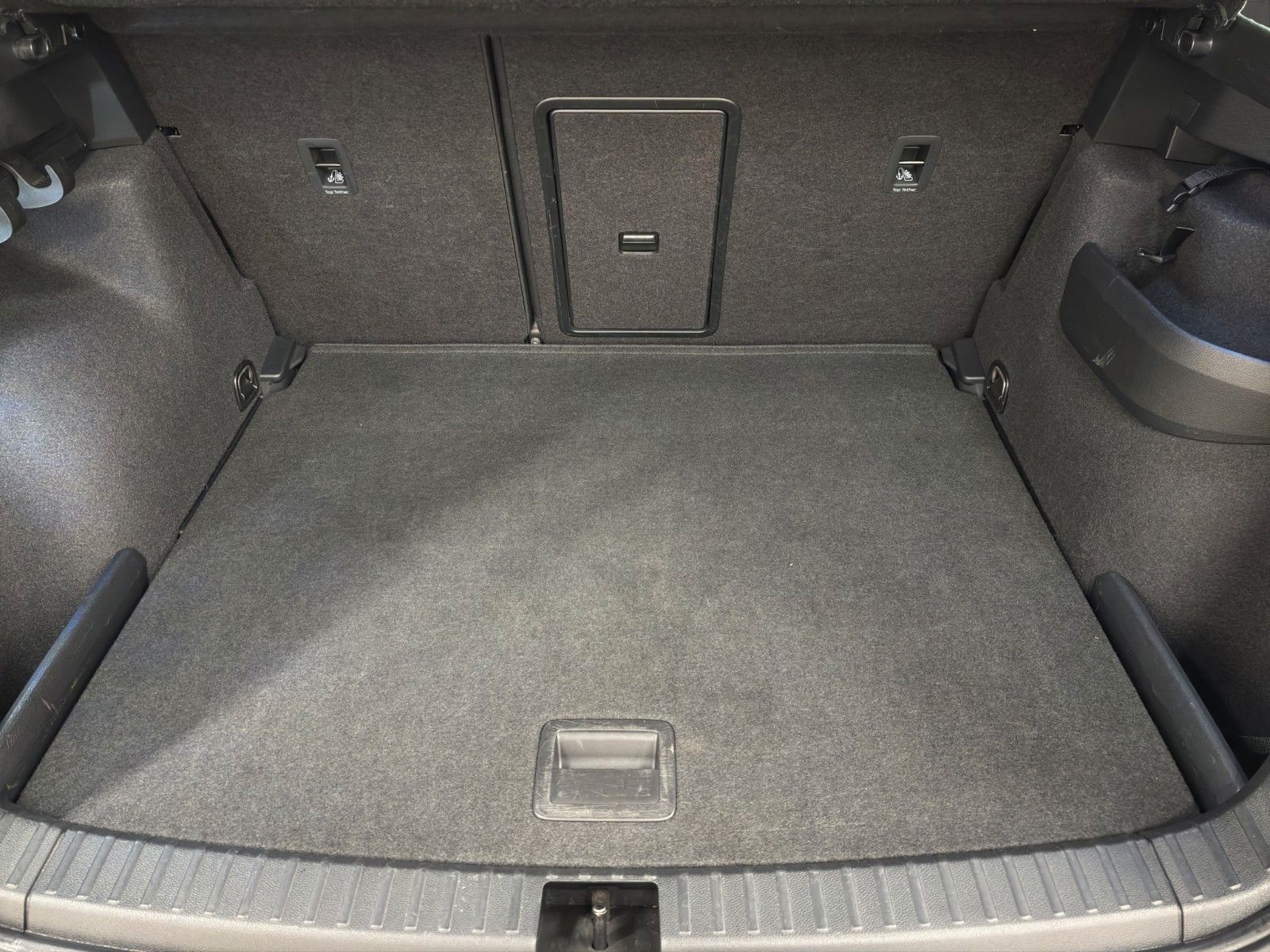 Fahrzeugabbildung SKODA Karoq Soleil 2.0 TDI 110 kW Standheizung