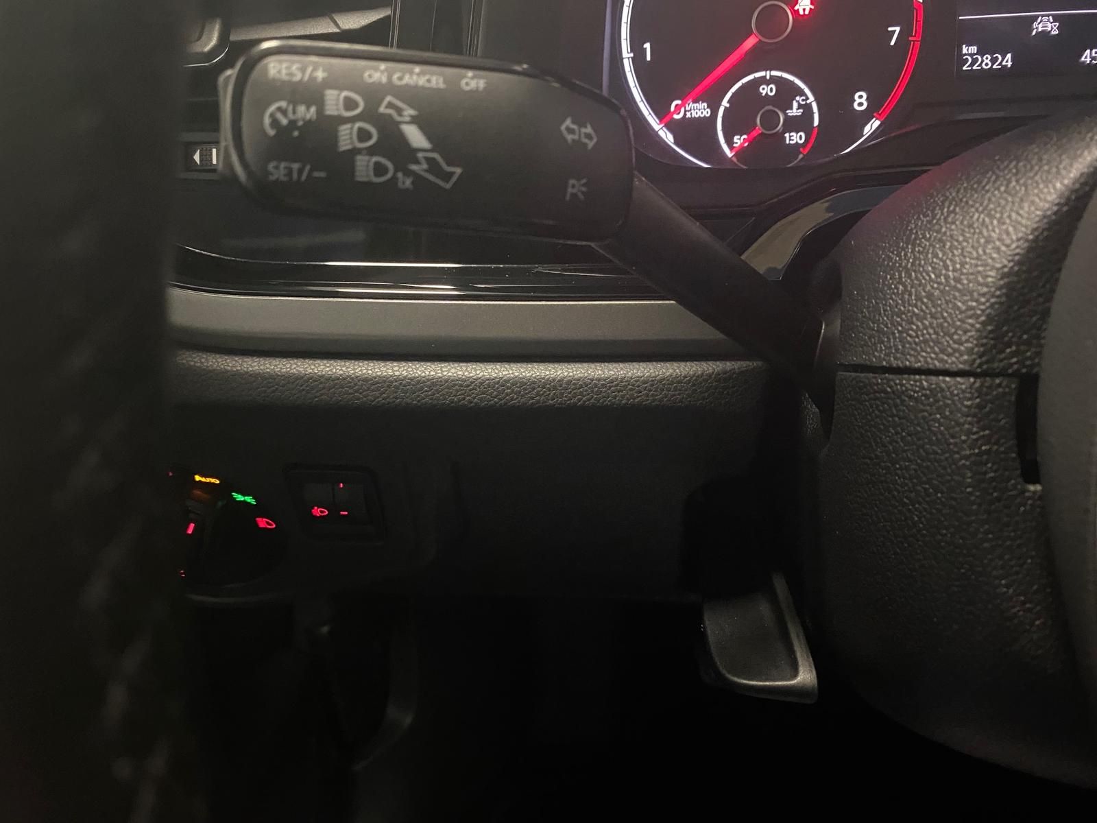 Fahrzeugabbildung Volkswagen Polo 1.0 TSI Comfortline APP+KLIMA+PDC+SITZHEIZ+