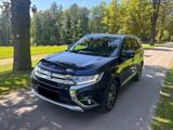 Mitsubishi Outlander 2.0 MIVEC ClearTec 4WD CVT Top - blaue Mitsubishi Outlander