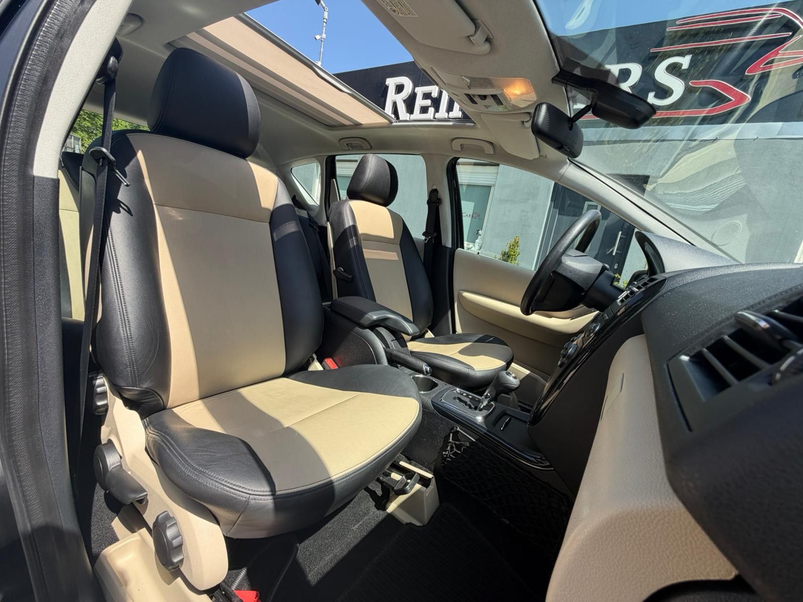 Daumennagel 19 - Mercedes-Benz A 180 Elegance/78TKM/PANO/AUTOM./TEMP/PDC/LEDER/
