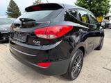 Hyundai Tucson ix35 blue Finale 2WD - Hyundai ix35: Finale
