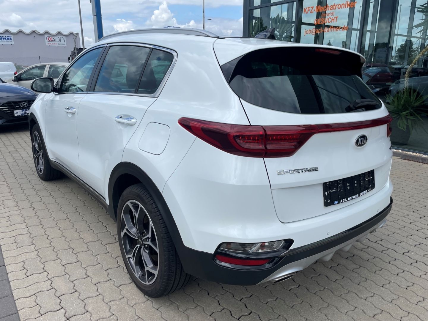 Fahrzeugabbildung Kia Sportage GT Line LED Schiebedach Kamera Volllede