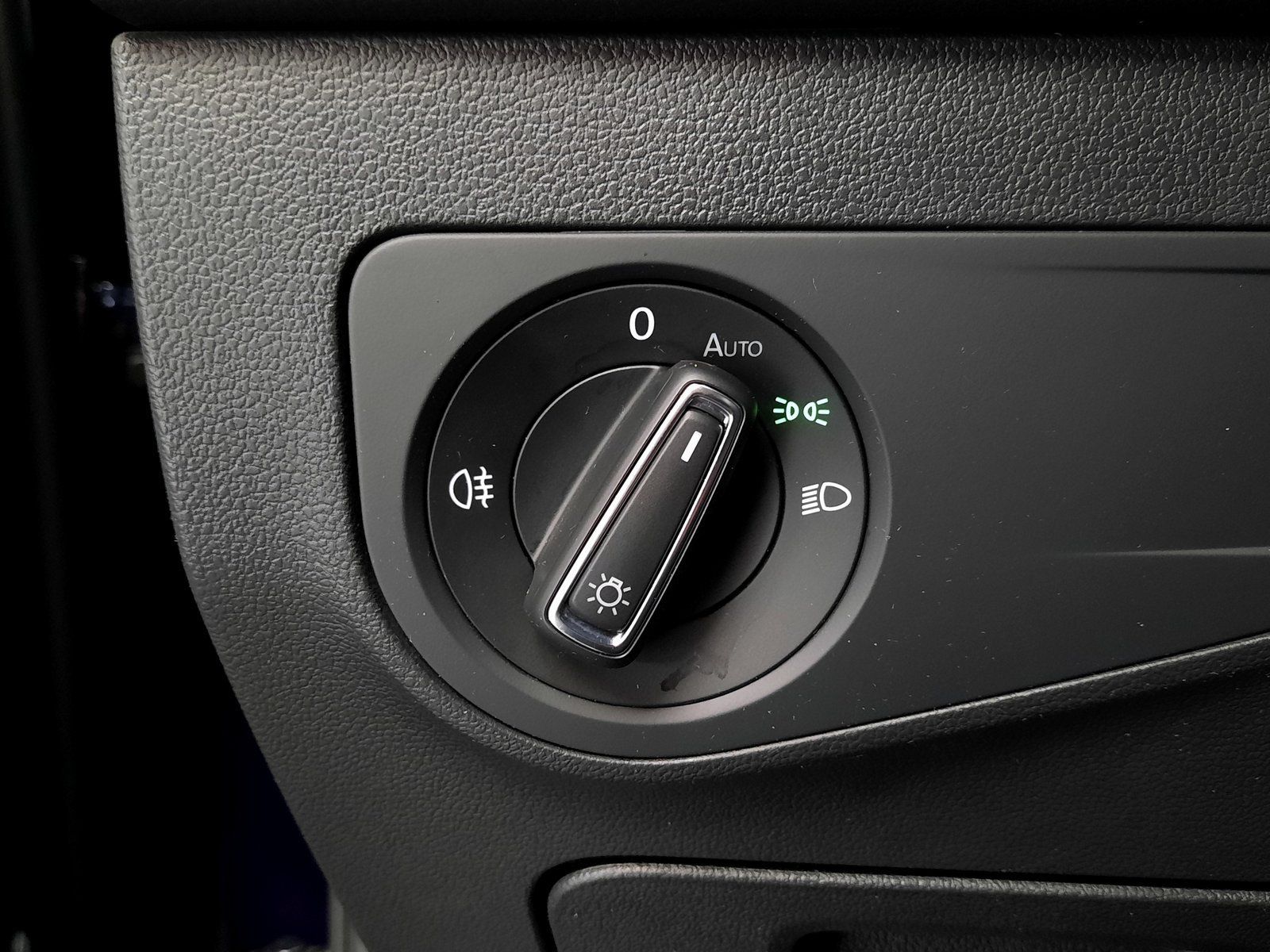 Fahrzeugabbildung Volkswagen Tiguan Allspace Life TDI DSG *AHK*Navi*LED*PDC*