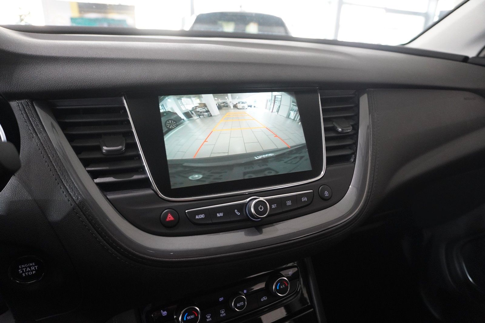 Fahrzeugabbildung Opel Grandland 1.5D ELEGANCE NAVI/LED/KAMERA/SPORT/SH