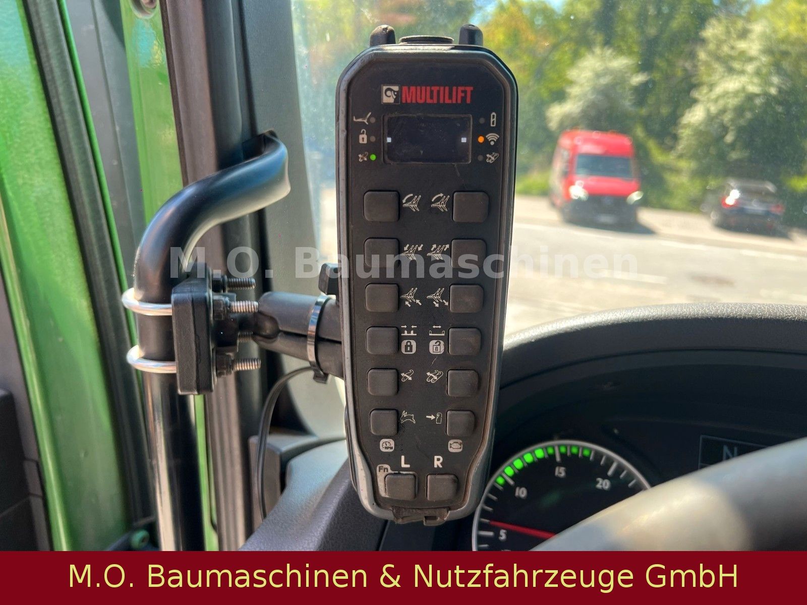 Fahrzeugabbildung MAN TGX 18.460 / 4x2 / Euro 6 / Hiab Skiploader /