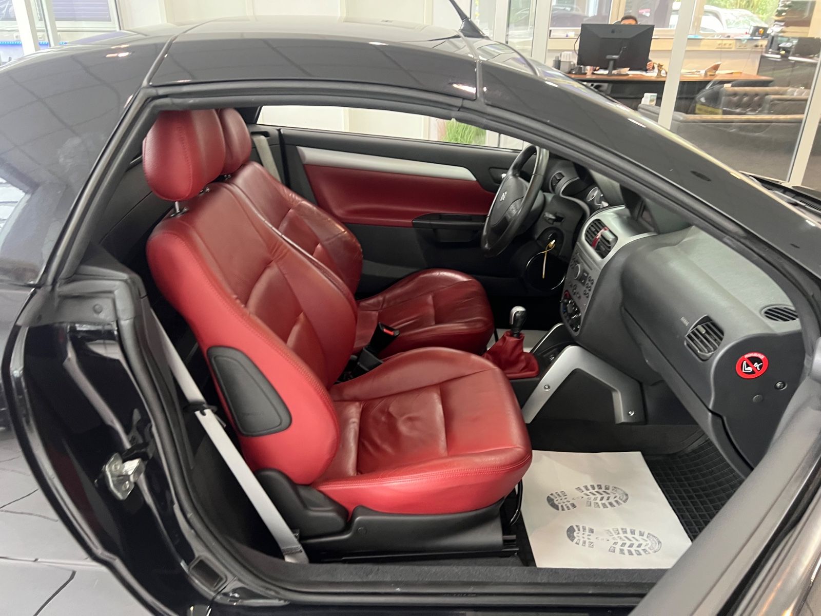 Fahrzeugabbildung Opel Tigra Twin Top Design Edition CABRIO