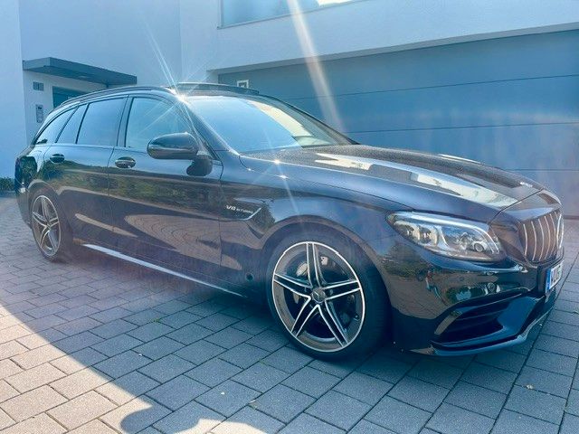 MERCEDES-BENZ C 63 AMG C 63 T Standard