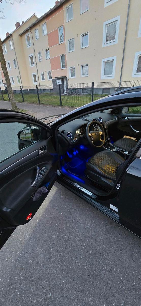 Ford Mondeo 2013 — interior