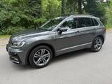 Volkswagen Tiguan Highline 4Motion R-Line Pano - gebrauchte VW Tiguan aus dem Jahr 2019