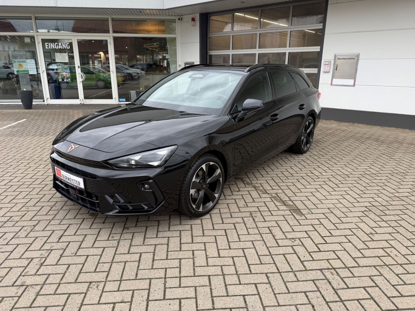 Fahrzeugabbildung CUPRA Leon Sportstourer 1.5 eTSI 110 kW Sportpaket Nav