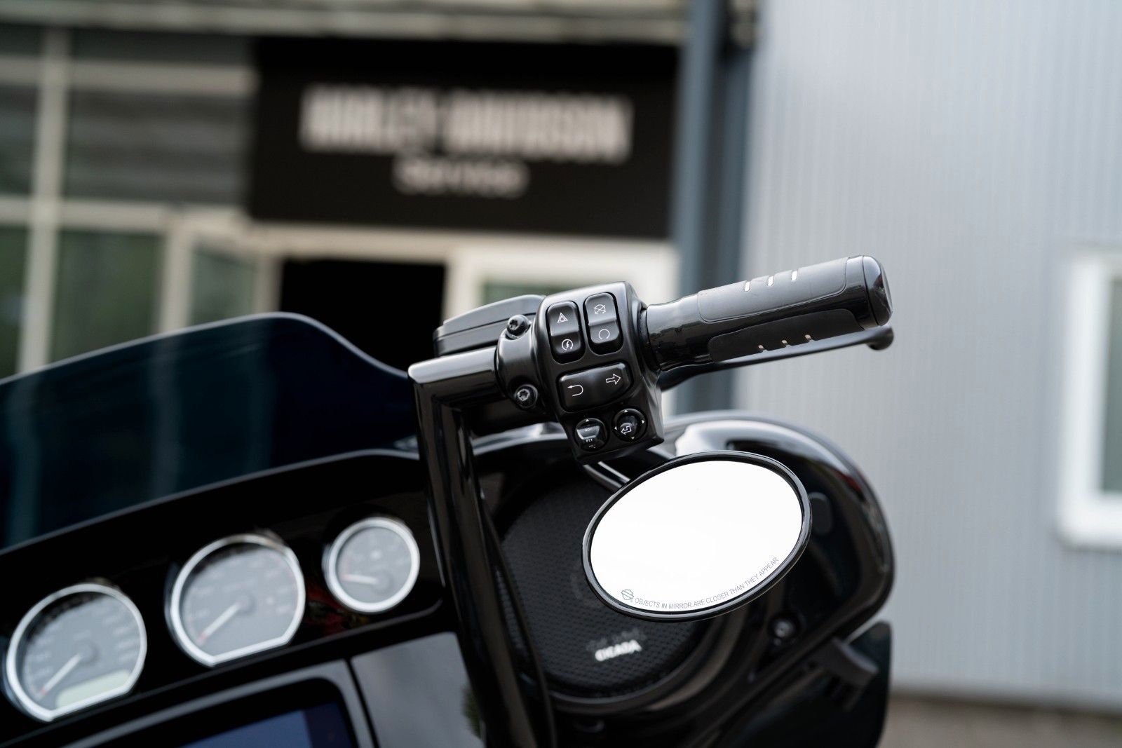 Fahrzeugabbildung Harley-Davidson FLHXST STREET GLIDE ST 117 -Kesstech-