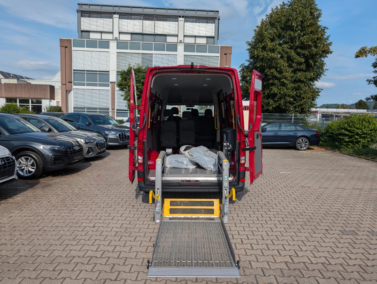 Volkswagen Crafter 35 TDI Kombi Lift Rollstuhltransport, миниатюра 12