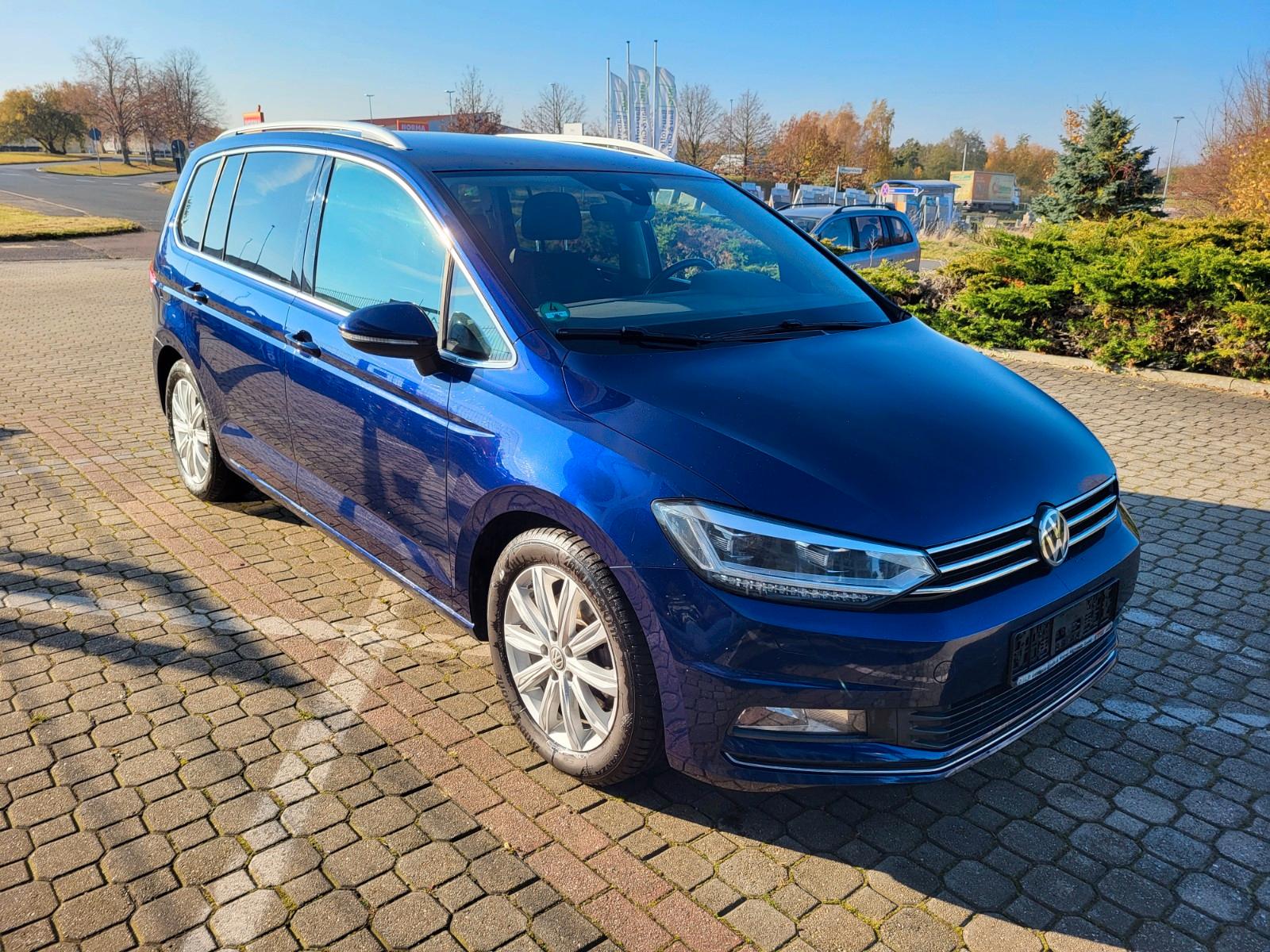 Volkswagen Touran Highline 7 Sitze LED Navi PDC