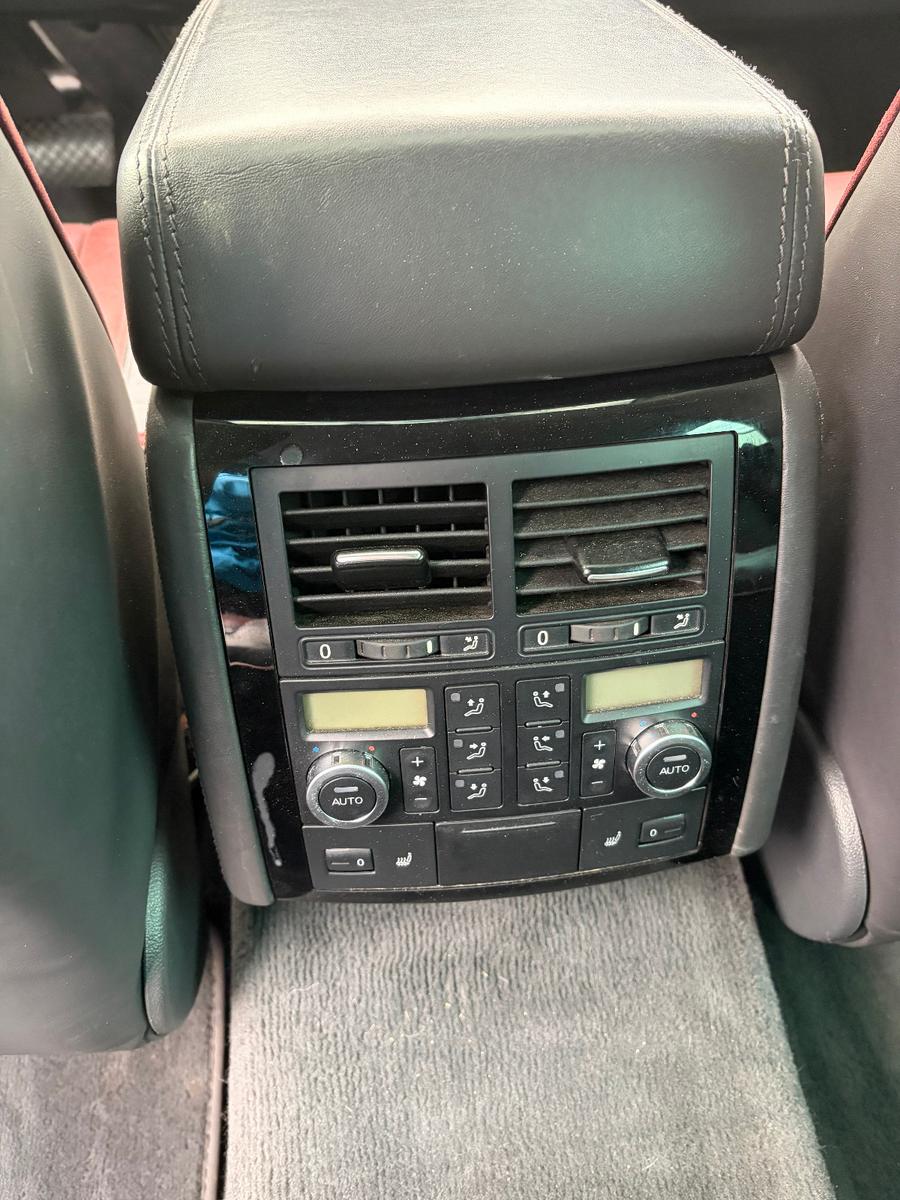 Volkswagen Touareg 2005 — photo 17