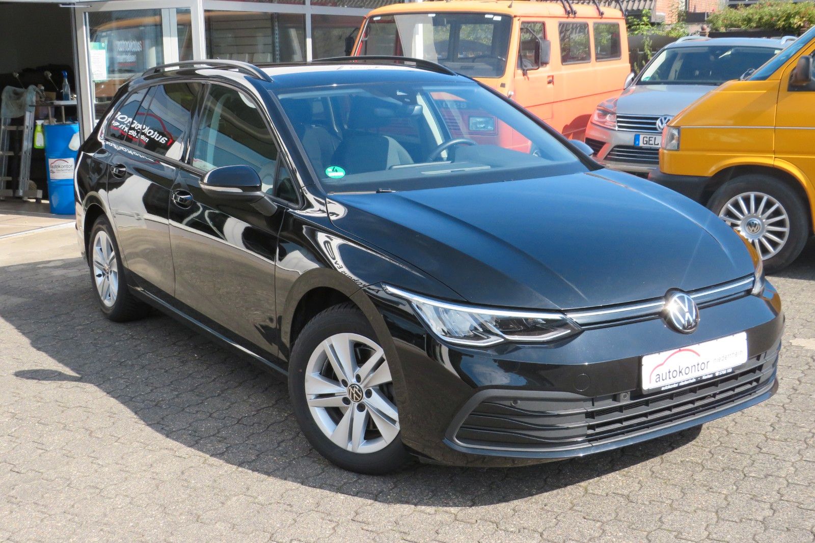 Fahrzeugabbildung Volkswagen Golf Variant LIFE DSG NAVI APP ACC SITZH. LED 1H