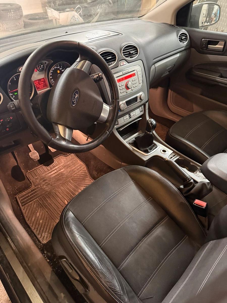 Ford Focus 2009 — photo 7