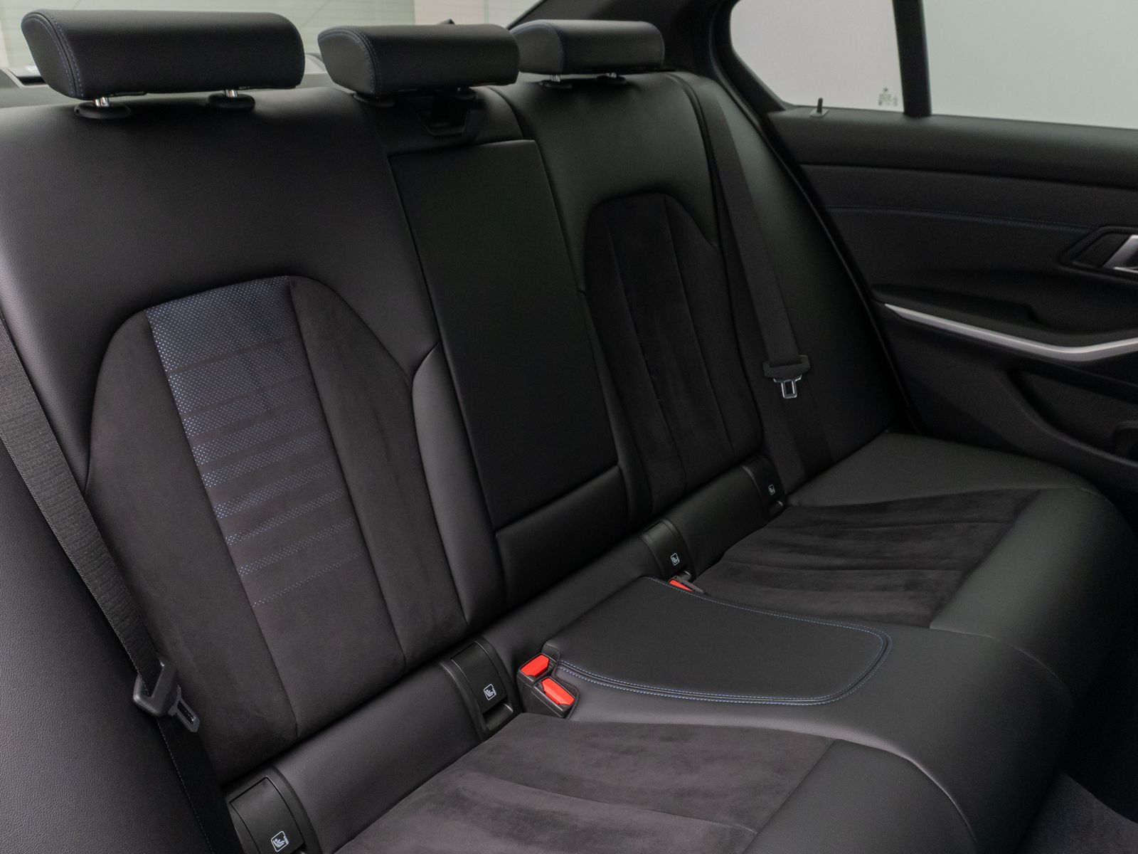 Fahrzeugabbildung BMW 320d  xD M Sport Kamera DAB HiFi Stop&Go Komfort
