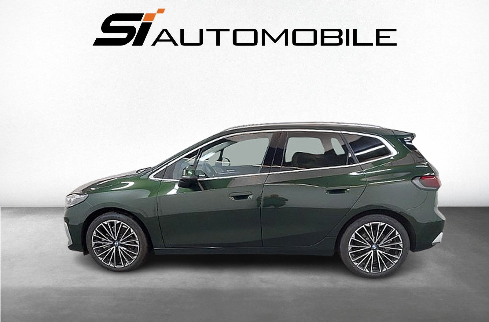Fahrzeugabbildung BMW 223d xDr Active Tourer Luxury °ACC°HUD°PANO°360°