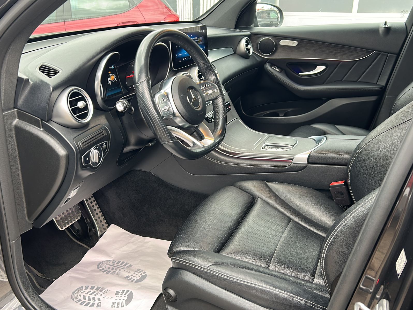 Fahrzeugabbildung Mercedes-Benz GLC 200d 4Matic 9G-TRONIC AMG-Line