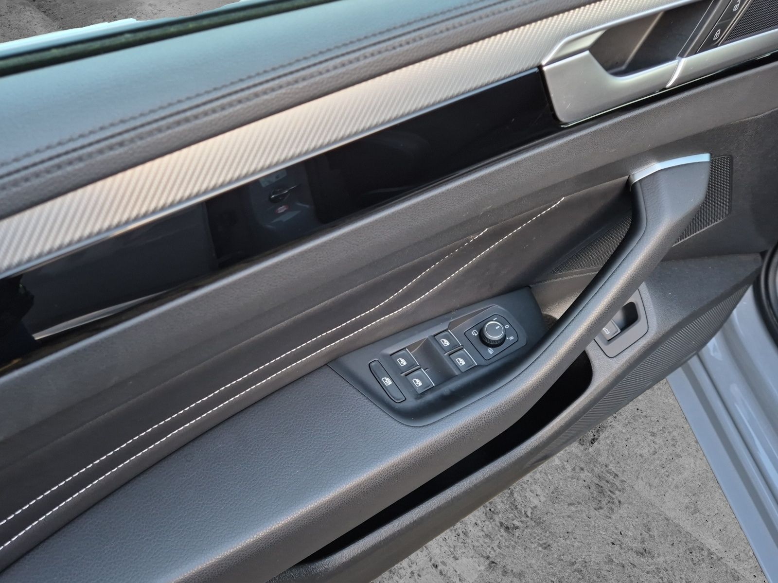 Fahrzeugabbildung Volkswagen Arteon SB TDI R-Line DSG 4M Matrix Navi AID ACC