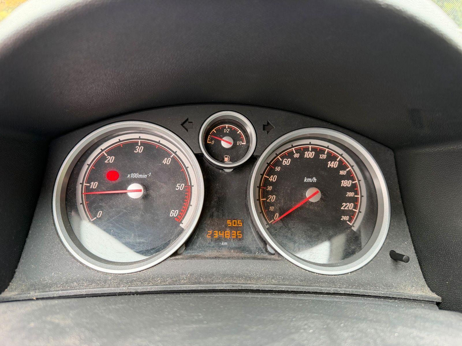Opel Astra 2008 — photo 8