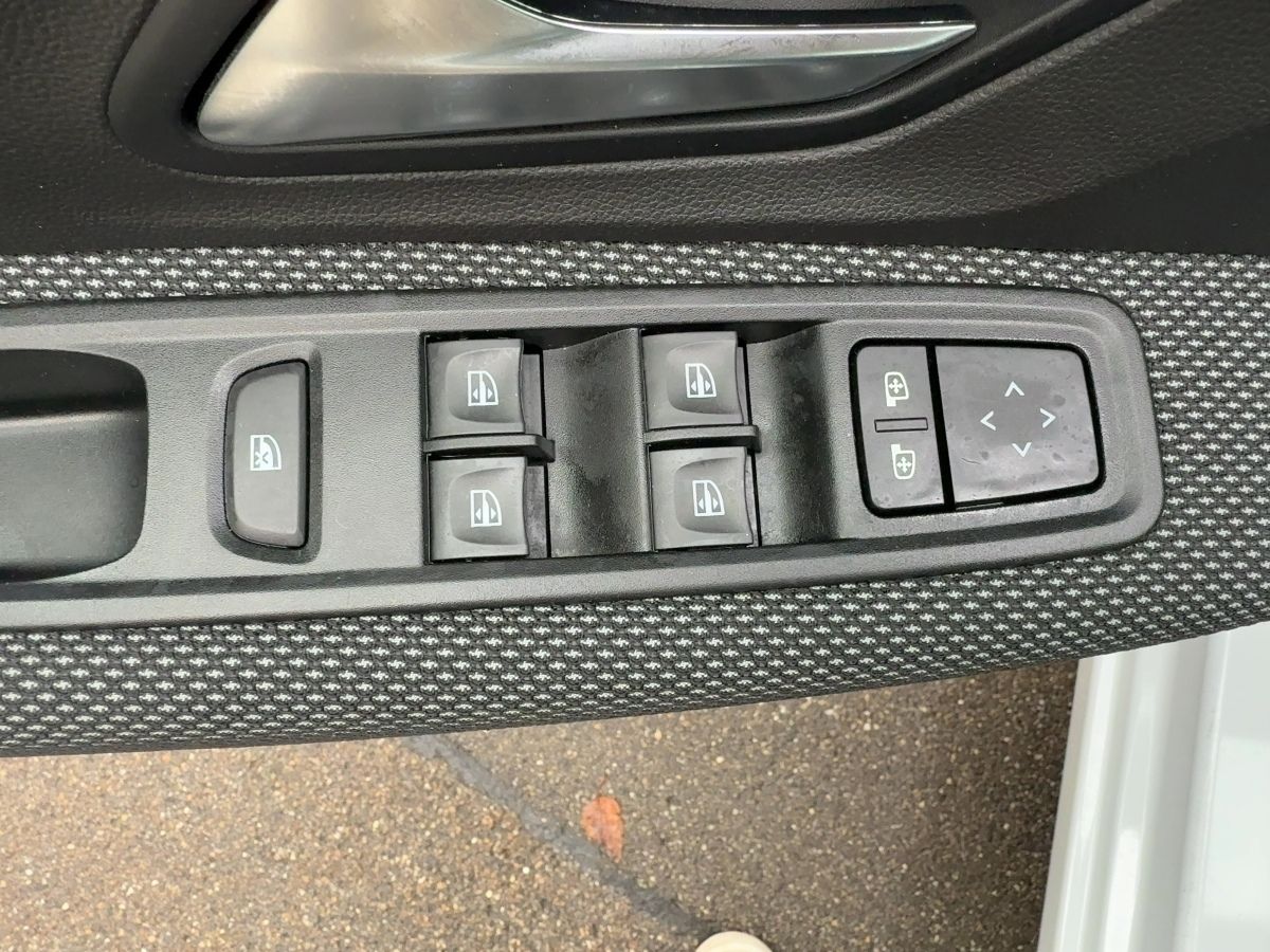 Fahrzeugabbildung Dacia Sandero Comfort TCe 90 Automatik EPH