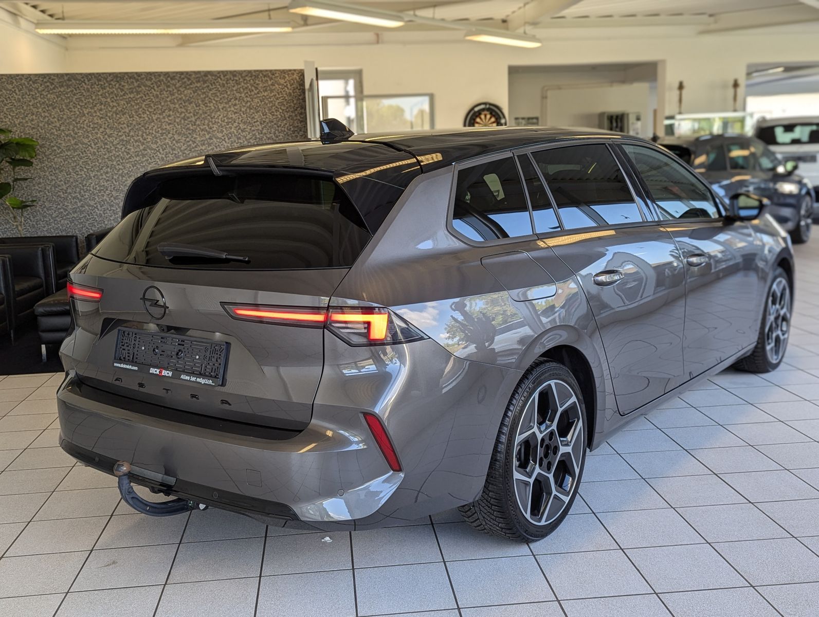 OPEL Astra 1.2 Ultimate Leder-Nappa Sitzlüft AHK Pano - Image 7