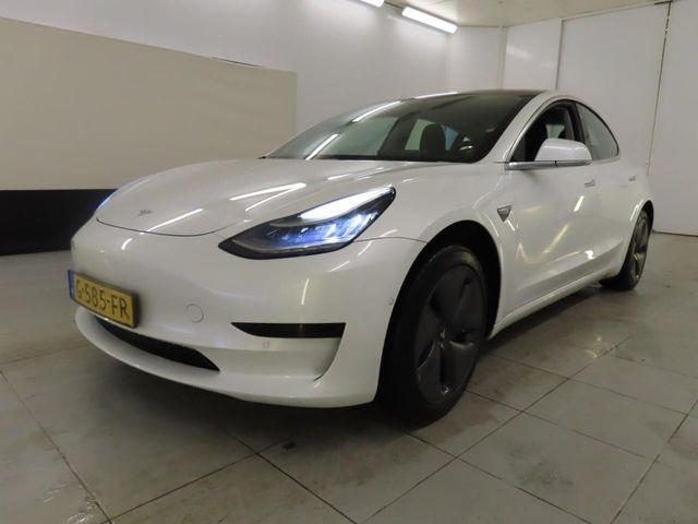 Tesla Model 3 Standard RWD Plus [ TREKHAAK+AUTOPILOT+6