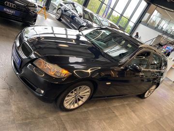 BMW Touring 330d xDrive *PANO*NAVI*PDC*SZHZ*LEDER*