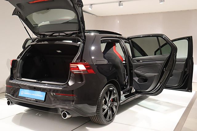 Golf GTI 2.0 TSI ACC KAMERA NAVI PANORAMA SPORTF