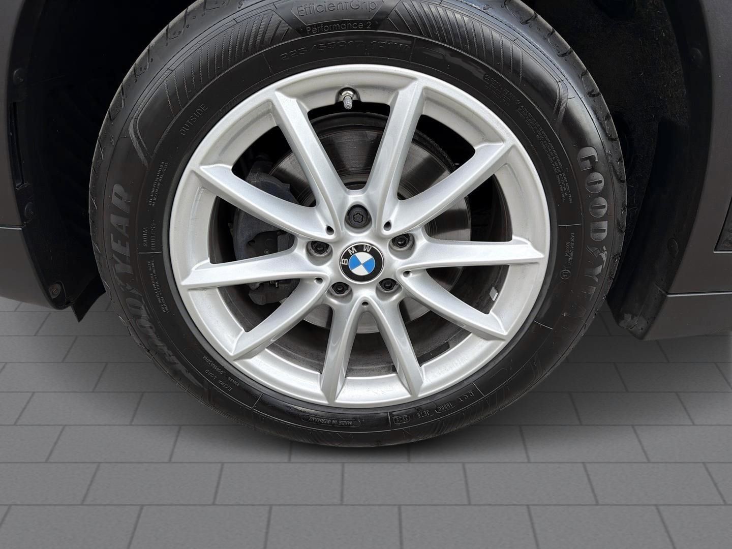 BMW X1 SDRIVE18D A Navi El. Heckklappe Mehrzonenklim foto 6