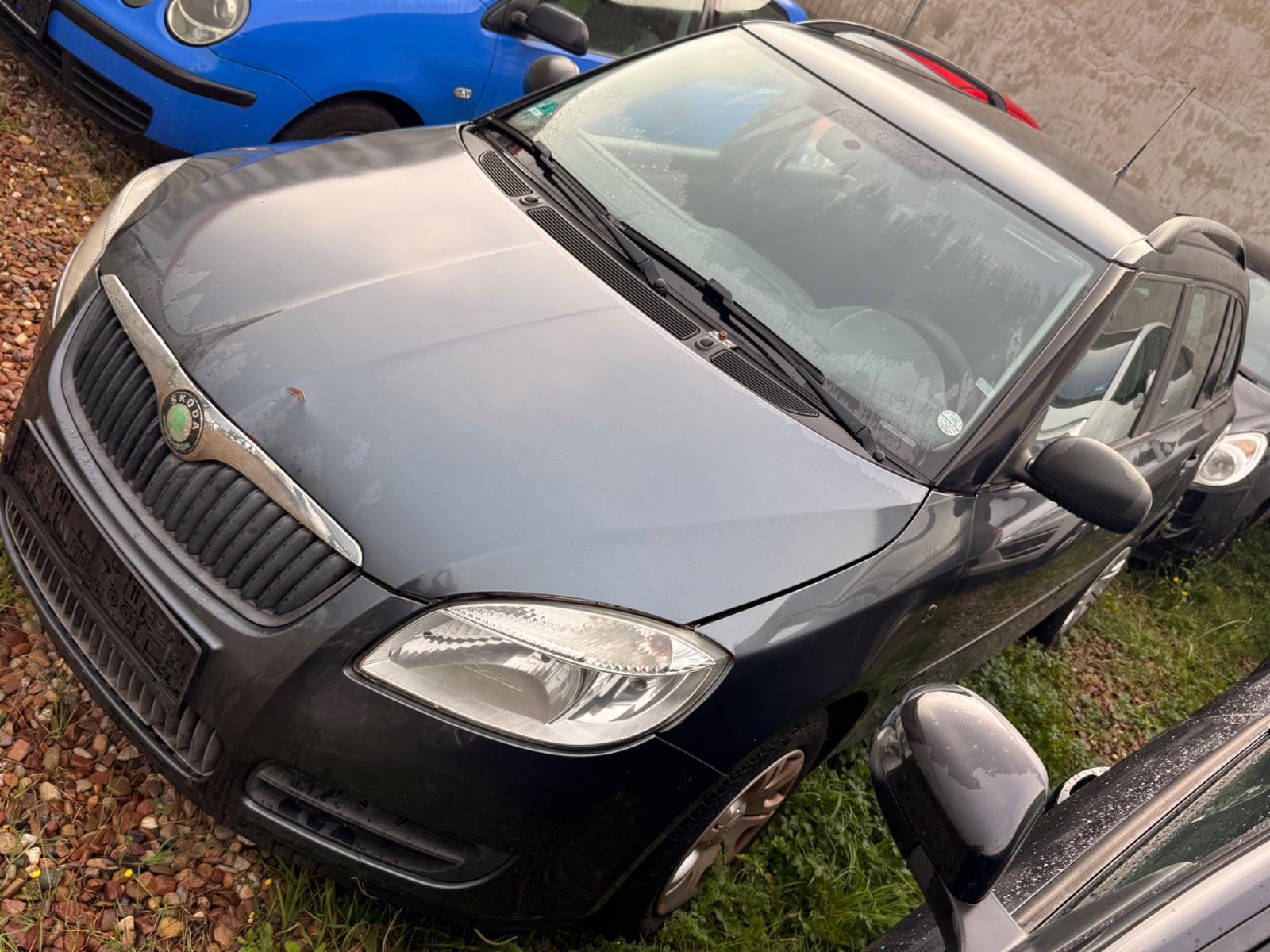Skoda Fabia 2009 — rear view