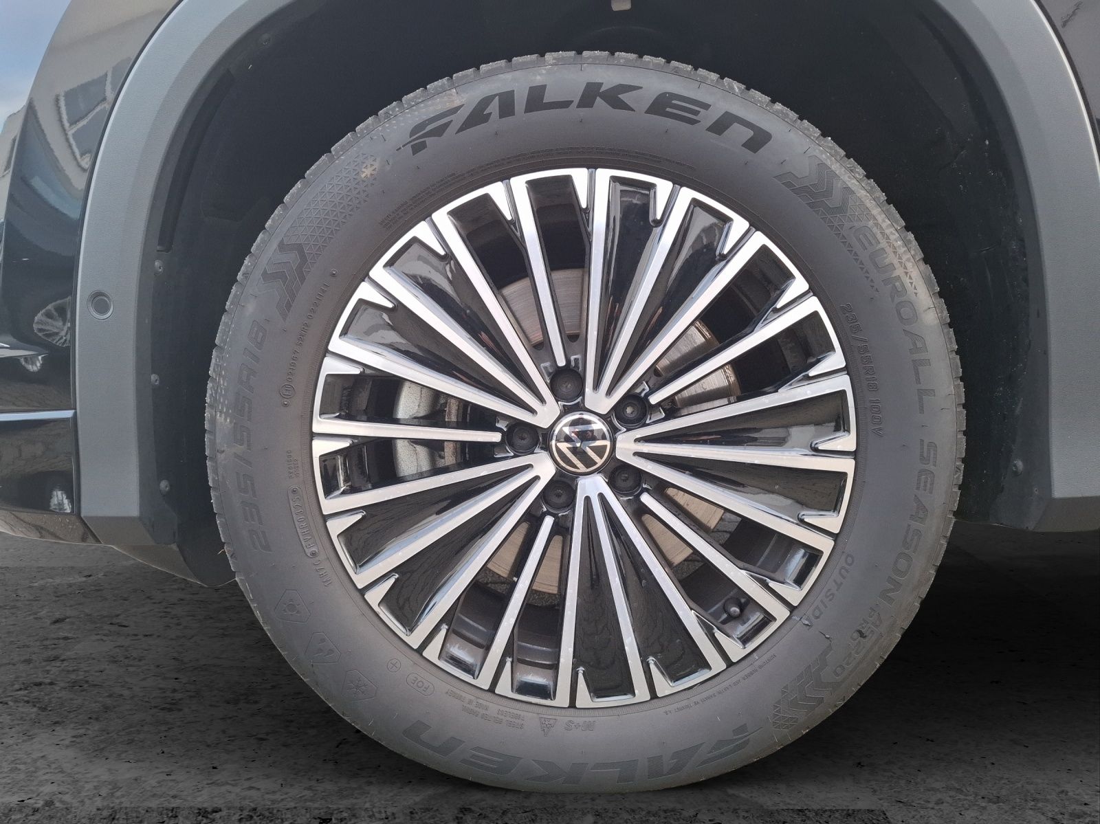 Fahrzeugabbildung Volkswagen Tayron TDI Life DSG 4M LEDplus AHK Navi AID ACC