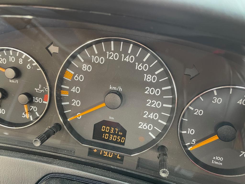 Mercedes-Benz SL 320