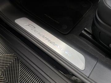 Porsche Panamera - 12