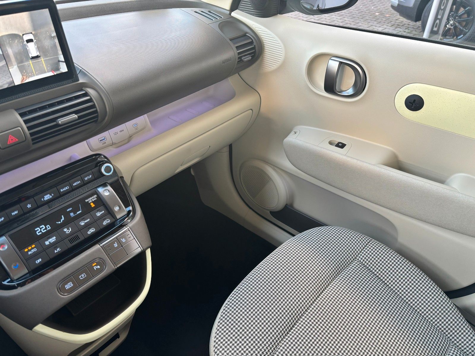 Fahrzeugabbildung Hyundai INSTER 49 kWh Prime 360°/V2L/Ambiente!