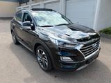 Hyundai Tucson Premium 4WD*FULL OPTION*PANO*TÜV - Hyundai ix35 Premium mit Benzin-Antrieb