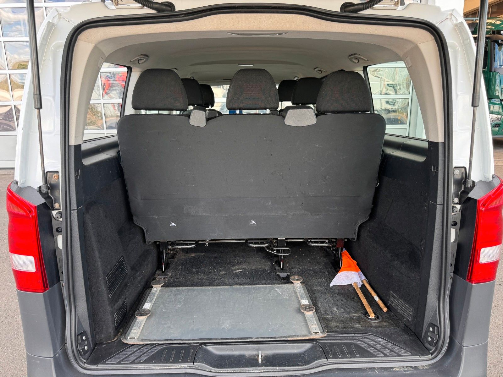 Fahrzeugabbildung Mercedes-Benz Vito 111 CDI Tourer Begleitfahrzeug BF3+ / WVZ
