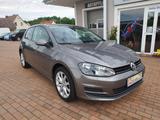Volkswagen Golf VII Lim. Trendline BMT - aus 2015 mit Benzin-Antrieb: Kleinwagen