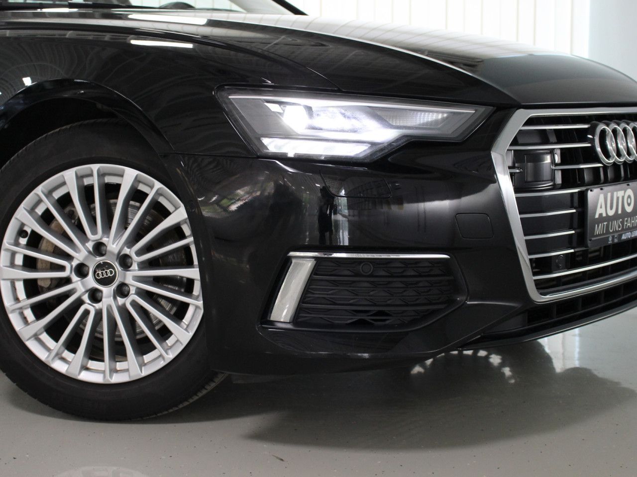 Fahrzeugabbildung Audi A6 Avant 45 TFSI design Leder/LED/ACC/RFK