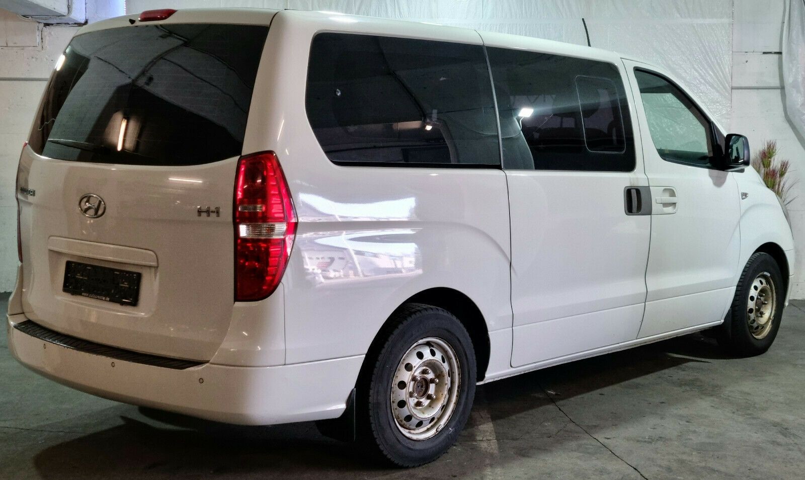 HYUNDAI H-1 Travel Premium 8-Sitzer Familienbus