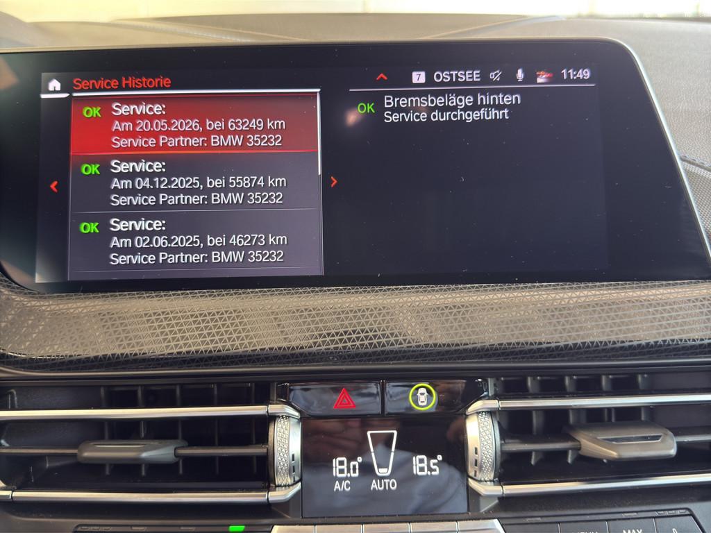 BMW M235i xDrive Gran Coupe LED NAVI HUD PANO 18"