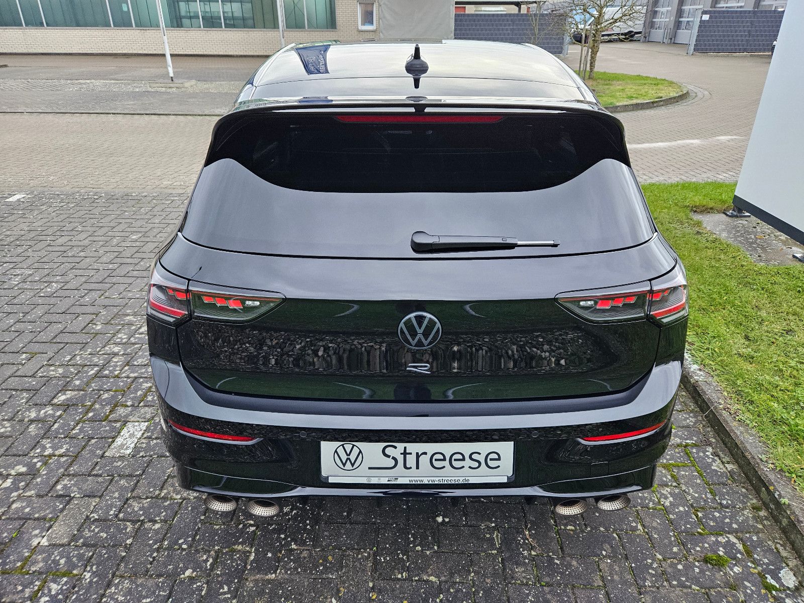 Volkswagen Golf R foto 2