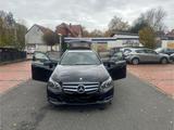 Mercedes-Benz E 250 T AVANTGARDE Autom. AVANTGARDE - Mercedes-Benz E-Klasse: 7 Sitzer