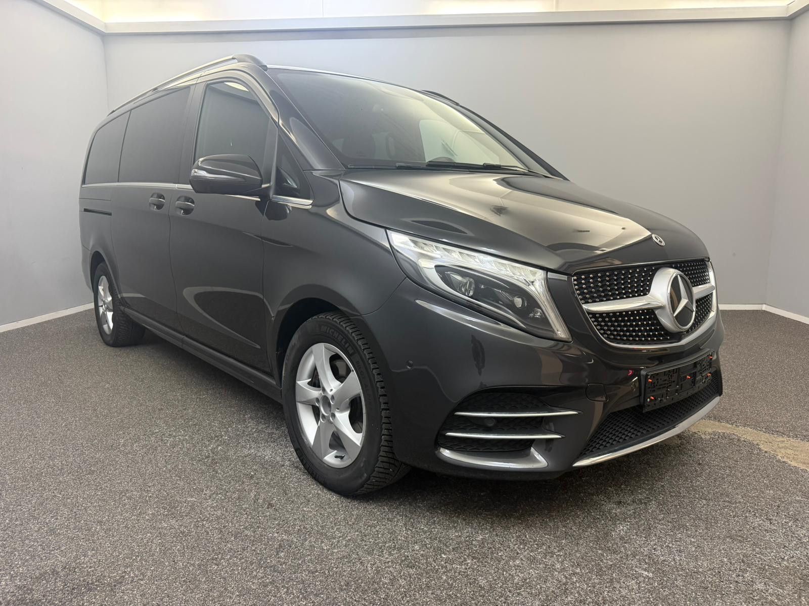 Mercedes-Benz V 300d Lang AMG LINE 2x SCHIEBE*SITZKLIM*BURM imagem 3