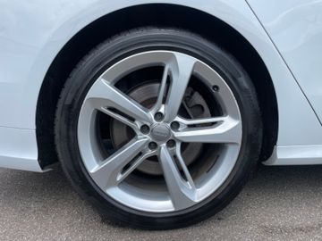 Audi A8 - 3