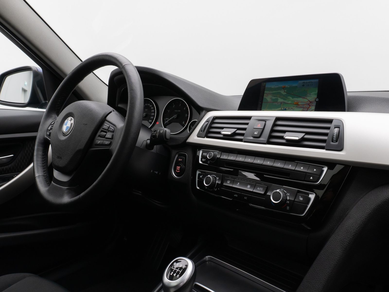 Fahrzeugabbildung BMW 320d xD Advantage Panorama Lordos AHK PDChint.